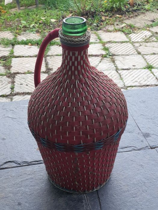 Стъклена дамаджана