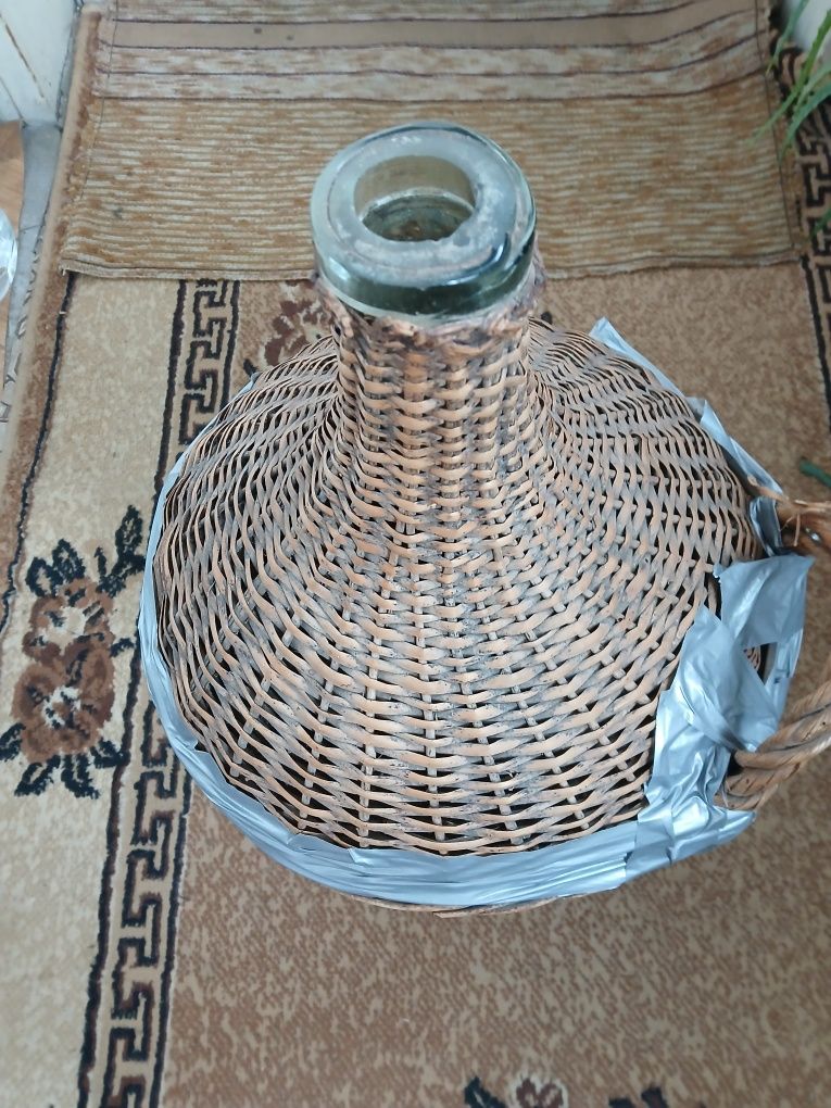 Стъклена дамаджана