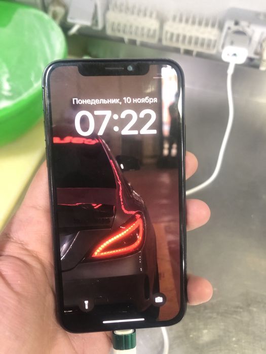 Iphone x ideal srochni sotiladi