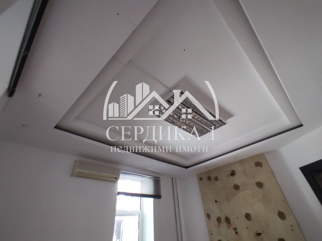 Дава се под наем Офис в София, Център - 140 кв.м за 1200 € - Снимка #1