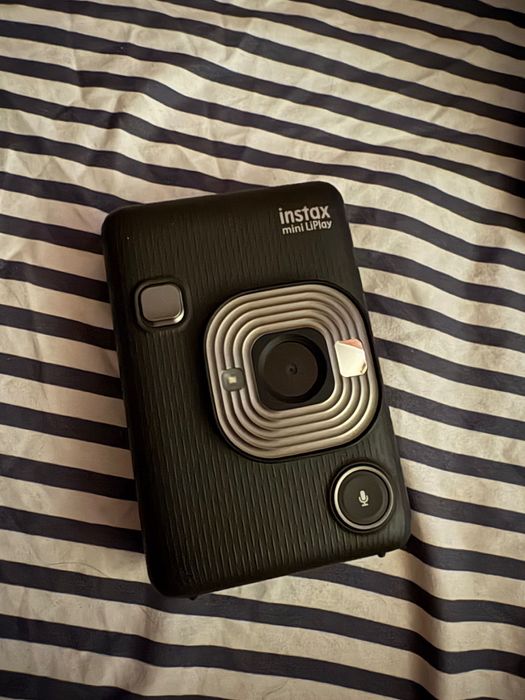 Фотокамера моментальной печати Fujifilm INSTAX MINI LIPLAY черный