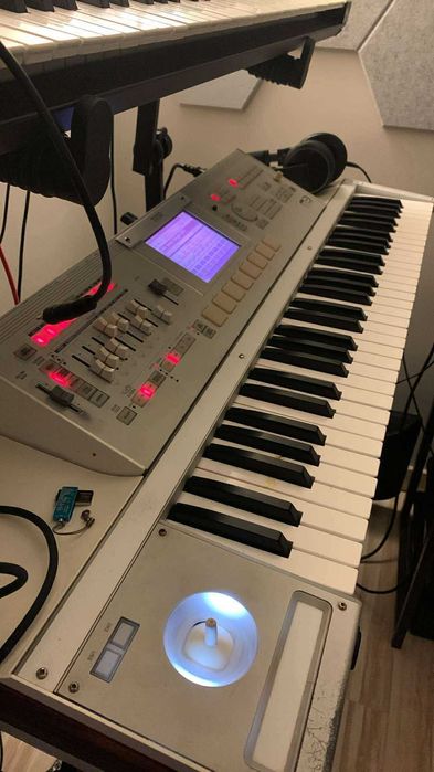 KORG M3 cu EXB-256MB + Husa + Stativ