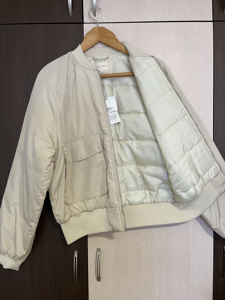 Ново кремаво женско яке бомбер / Woman cream bomber jacket