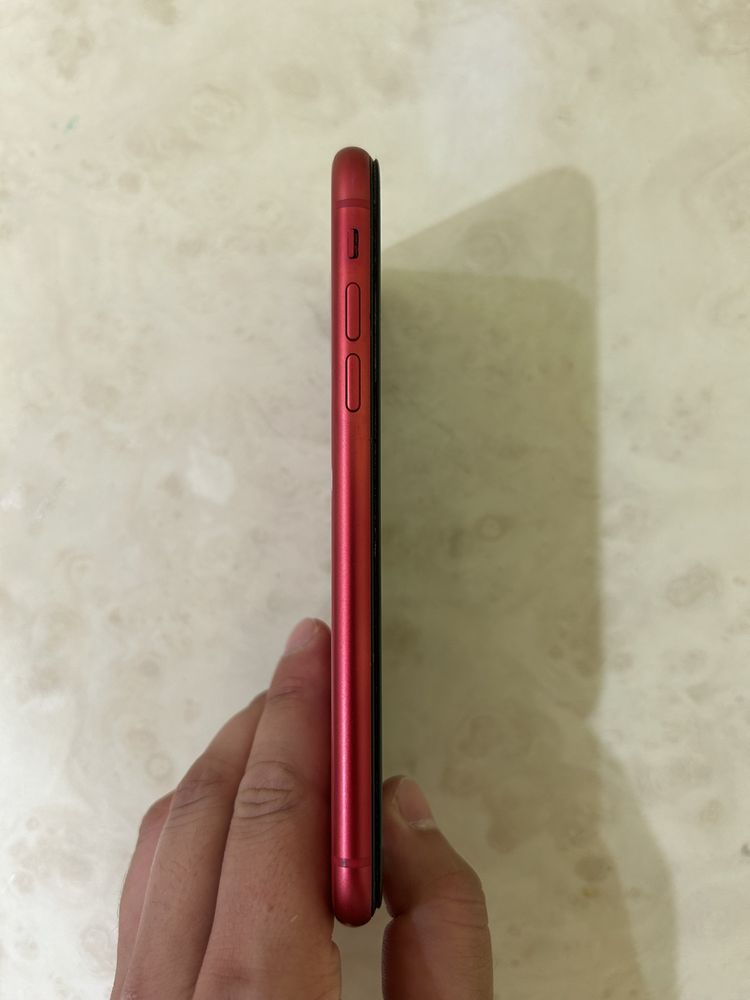 Iphone 11 red product