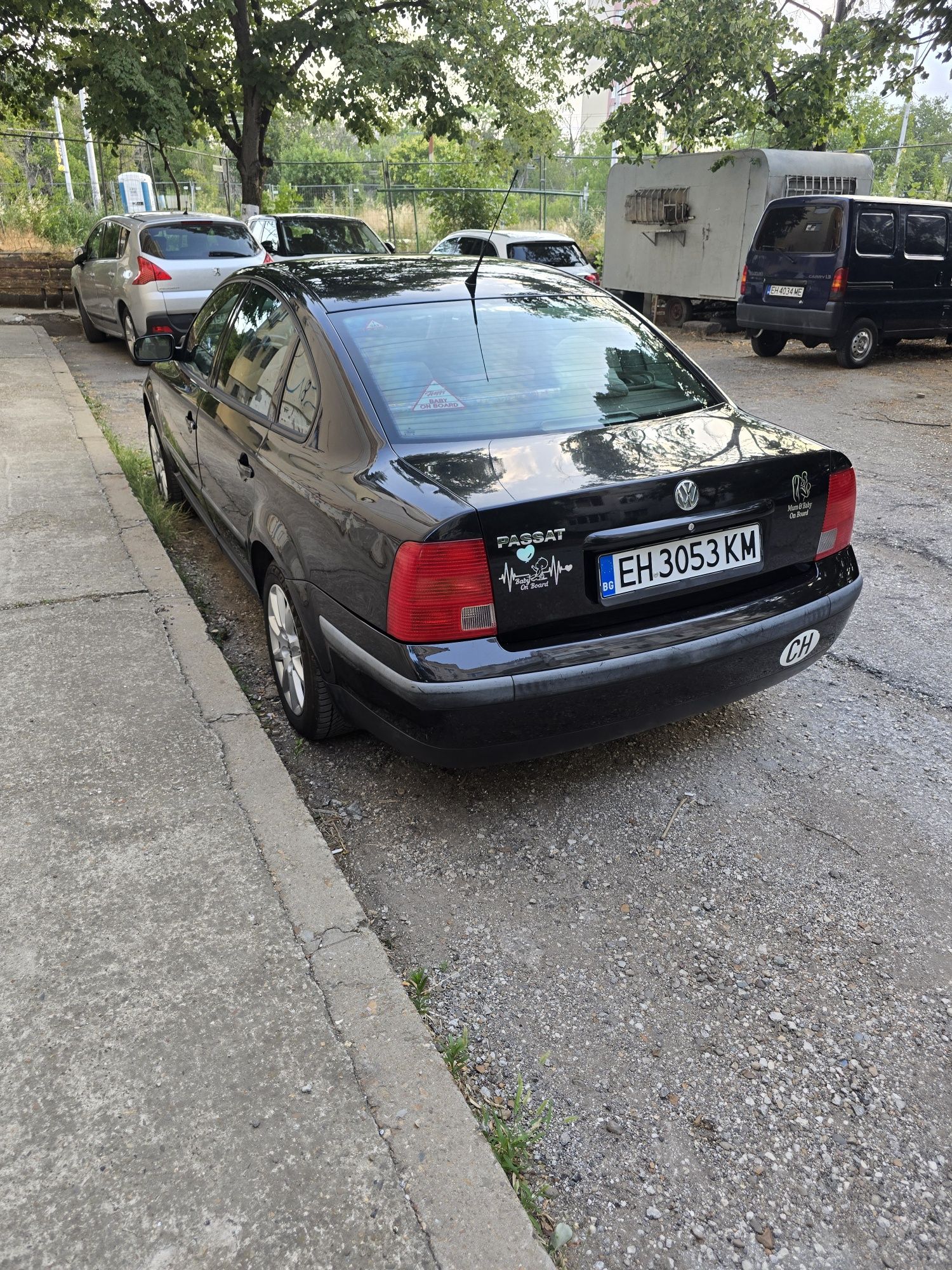 Продавам Volkswagen Passat B5
