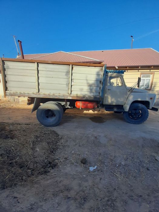 Gaz 53 yili 1983 sotiladi narxi 80.milyon