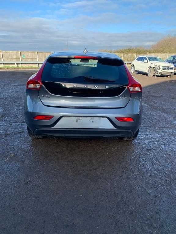 Dezmembrari Volvo V40 1.6 Diesel 2014 Manual 6+1 D4162T