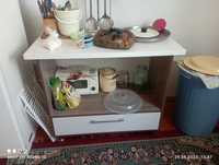 Стол кухонный с выдвижным ящиком