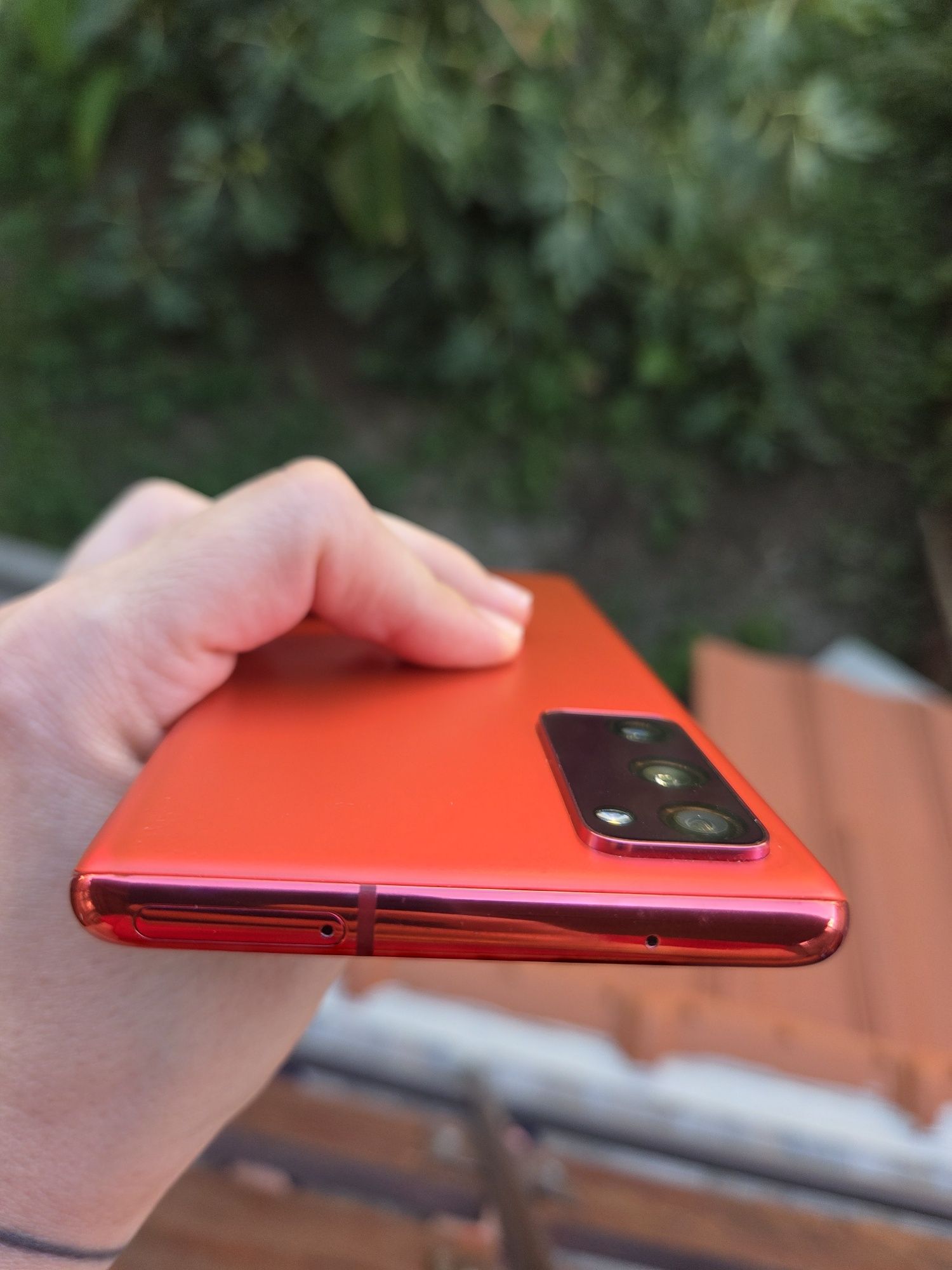 Samsung S20 FE червен