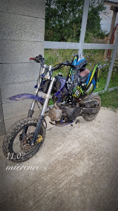 Vînd cros 107cc  sau schimb cu ceva mai mare