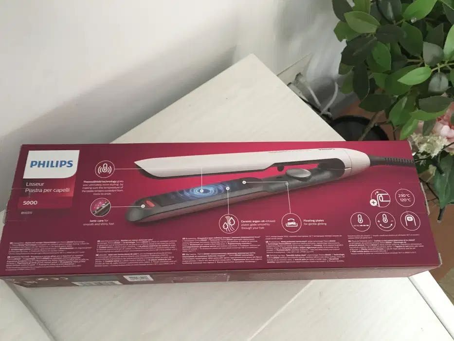 Placa de îndreptat părul Philips BHS 515