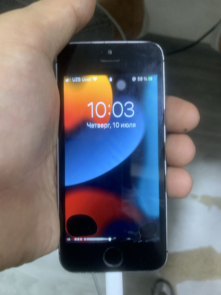 Iphone 5 se  Pamiti 16 yomksti 100