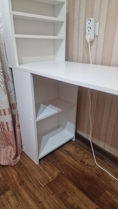 Маникюрный стол!!!