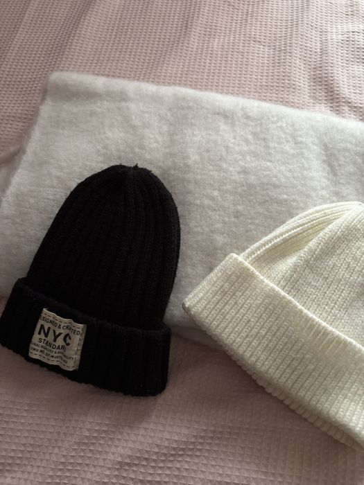 Продам шапки и шарф