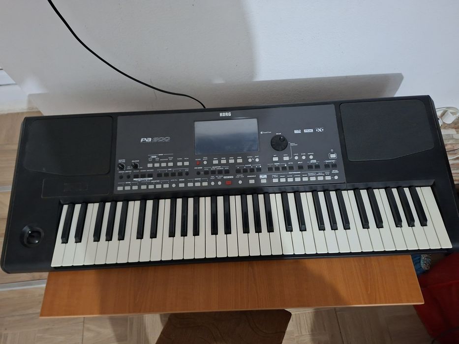 Vând orgă korg pa 600