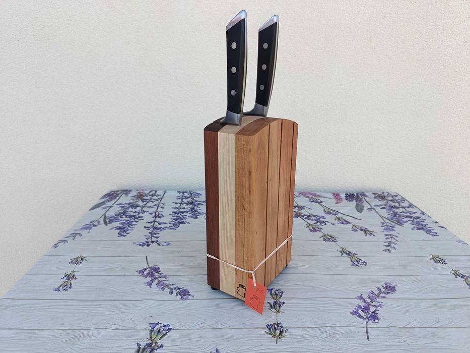 Поставка за ножове