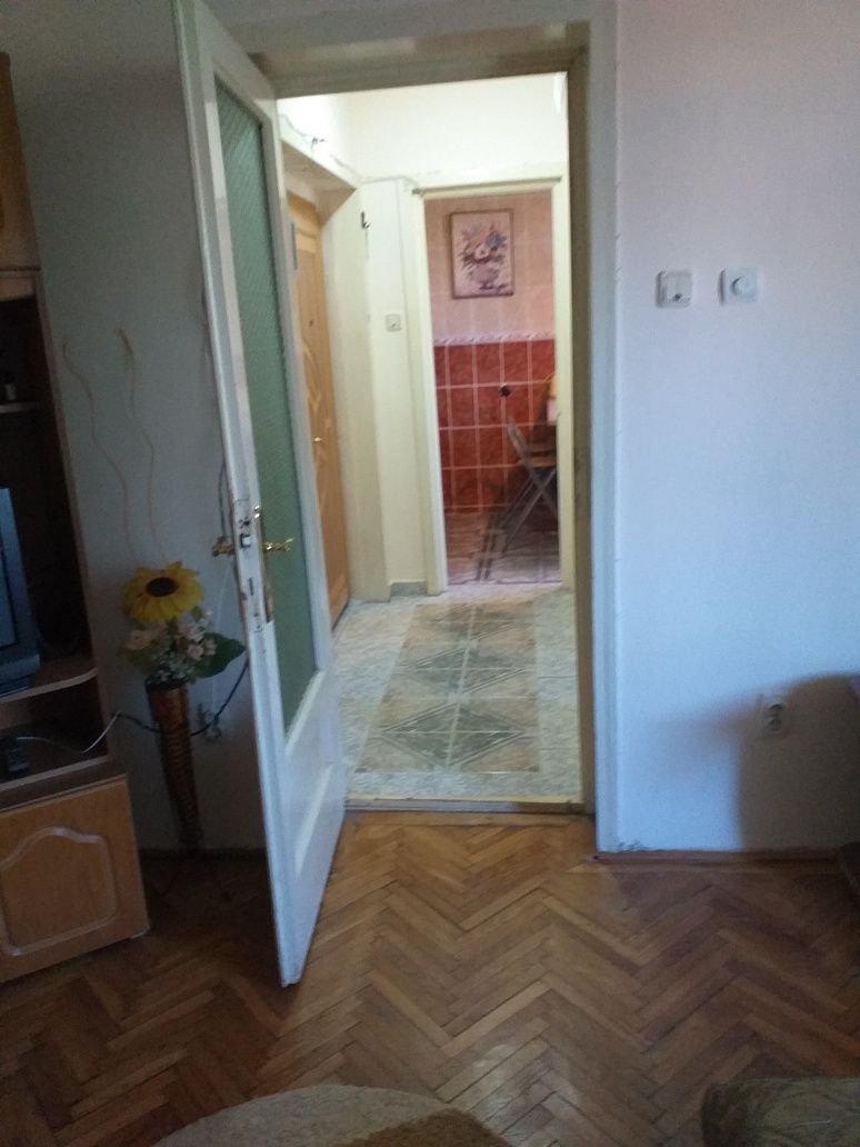 Închiriez garsonieră decomandata, ultracentral,aproape de Hotel Ramada
