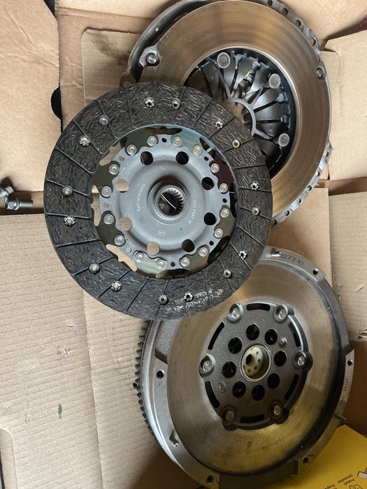 Volanta cu ambreiaj noua 2.0 crdi hyundai tucson 4x4 6 trepte euro 4