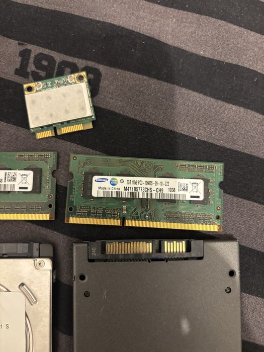 hdd toshiba 500gb 3gb rami modul wifi