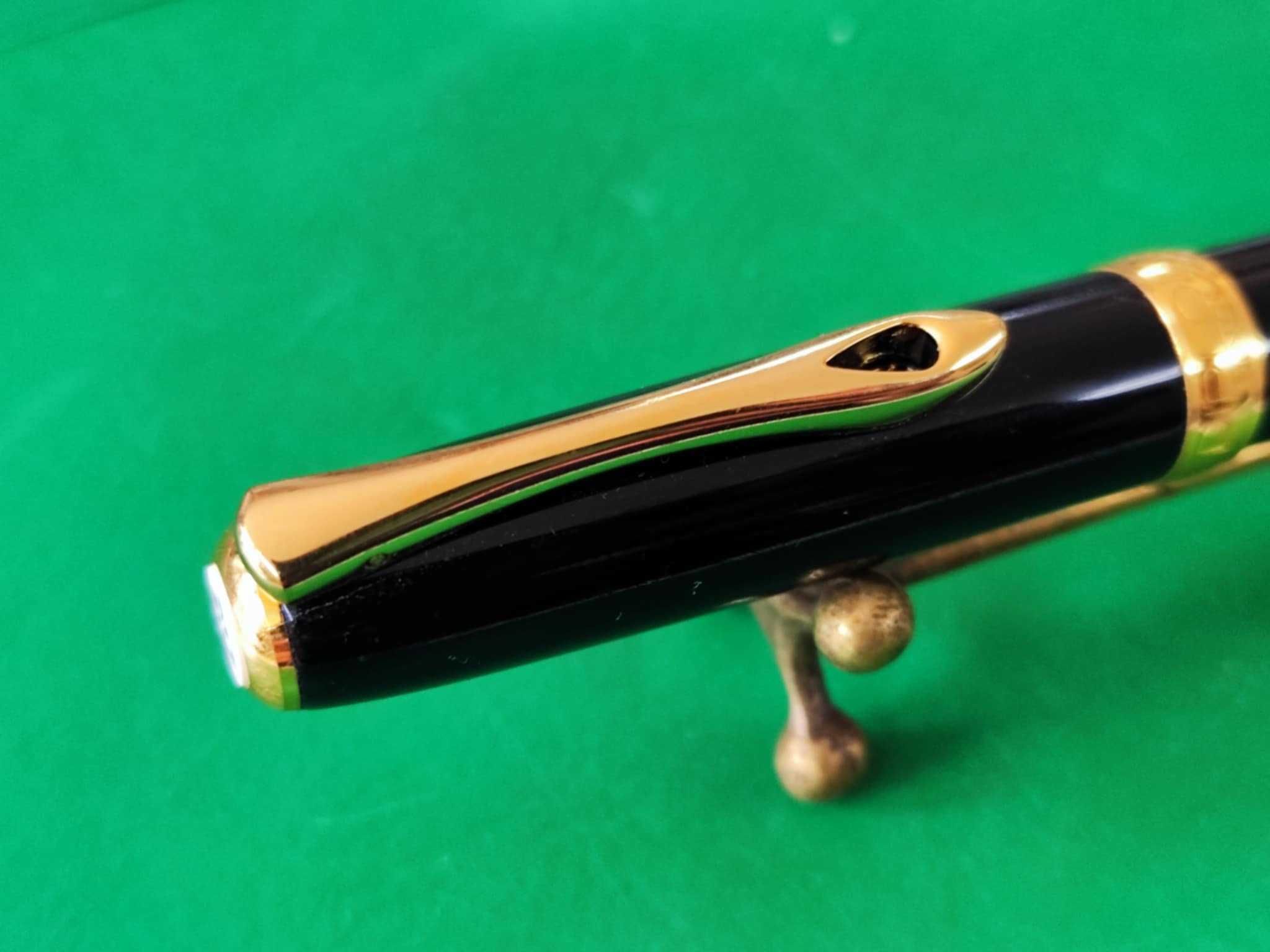 Химикал Diplomat Excellence Rollerball Pen