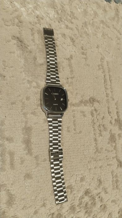 Новые часы,фирменные Касио qwartz
