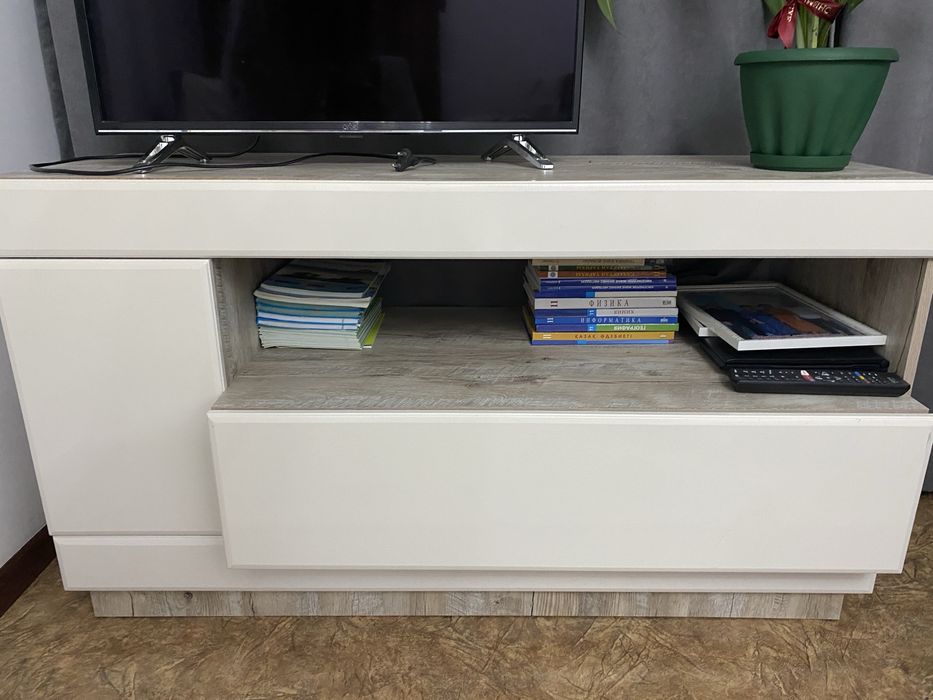 Подставка под телевизор