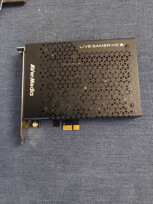 Видео карта кепчър за стриим Avermedia