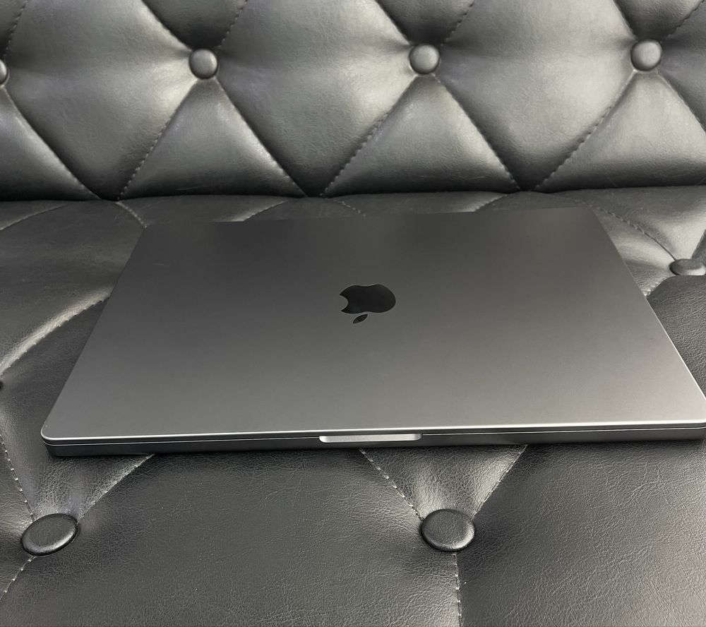 Apple MacBook Pro M3 Pro 2023  в идеальном состояние