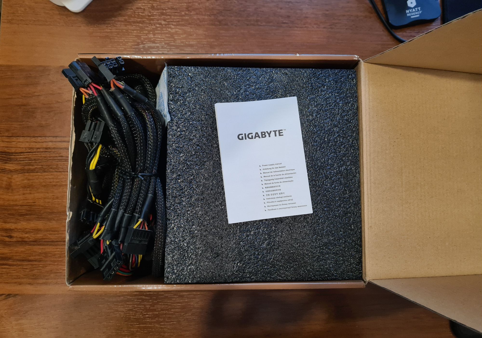 Блок питания Gigabyte P650B
