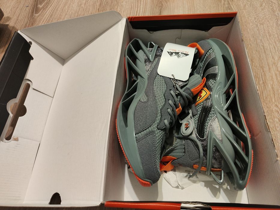 Vând Adidași North Wild!