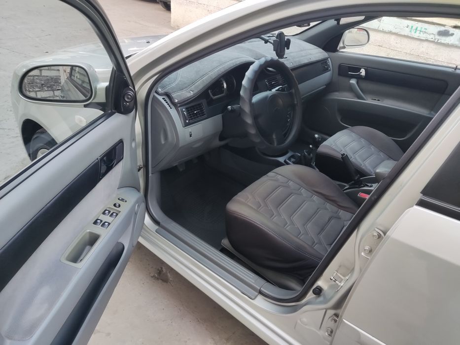 Lacetti 1.8 в отличном состоянии. 85к пробег.