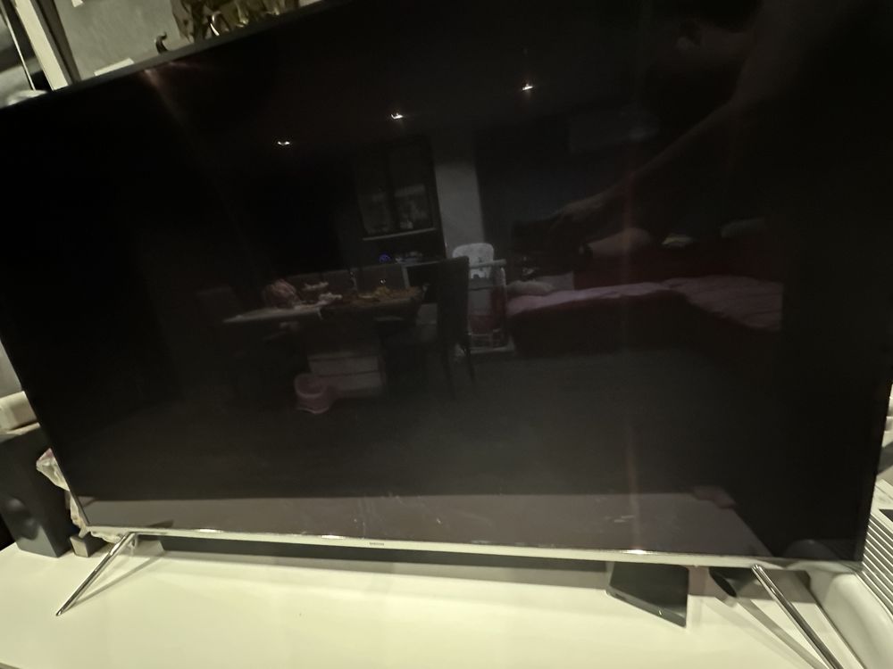 Samsung 60 инча suhd
