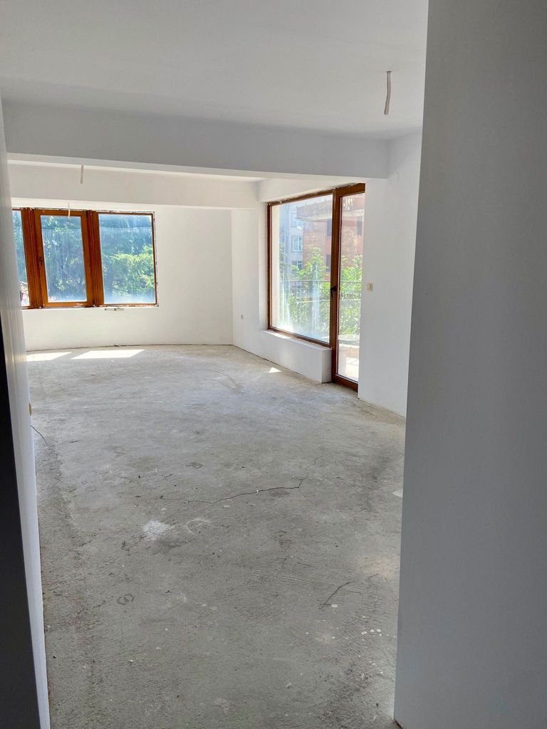 Продава се Тристаен апартамент в Казанлък - 84 кв.м за 1032 €/кв.м - Снимка #8
