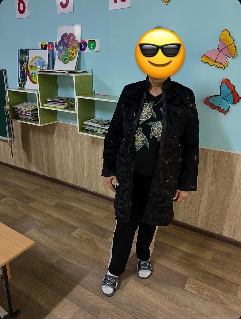 Срочно продается пииджак и спортивкп