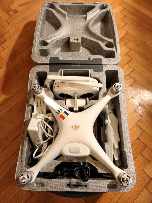 Drona Dji Phantom 4 Pro cu doua baterii
