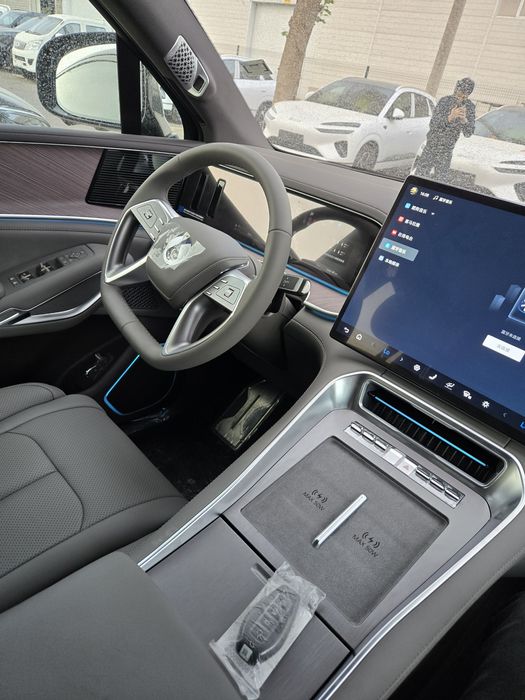 Denza N9 e3 в наличии.