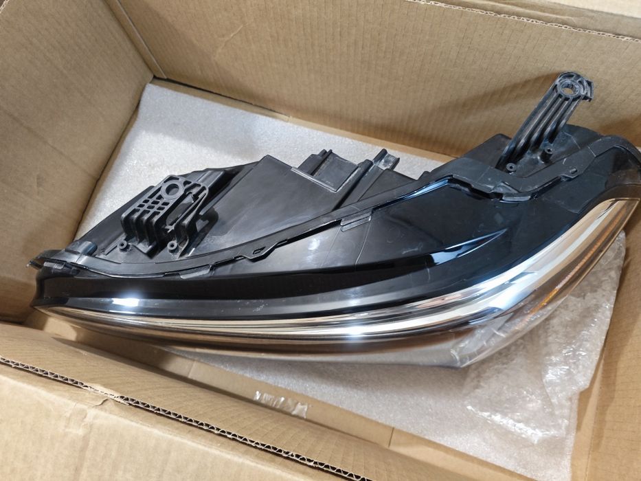 Ляв OEM фар - 33133150-T20-A52 за Хонда Honda Civic 11 gen.