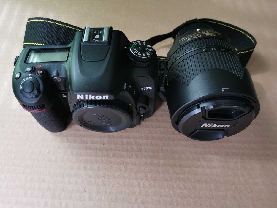 Комплект DSRL фотоапарат Nikon D7500 и обектив Nikkor 18-140mm