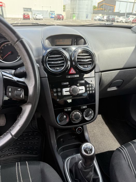 Vând Opel Corsa D