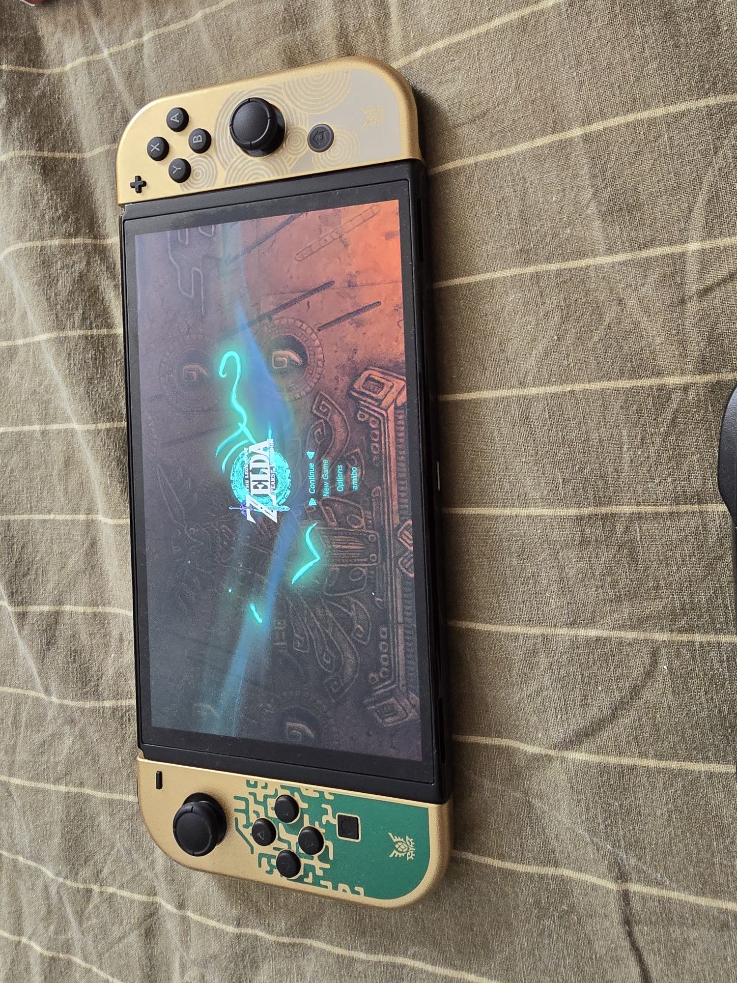 Nitendo Switch OLED TOTK edition bundle