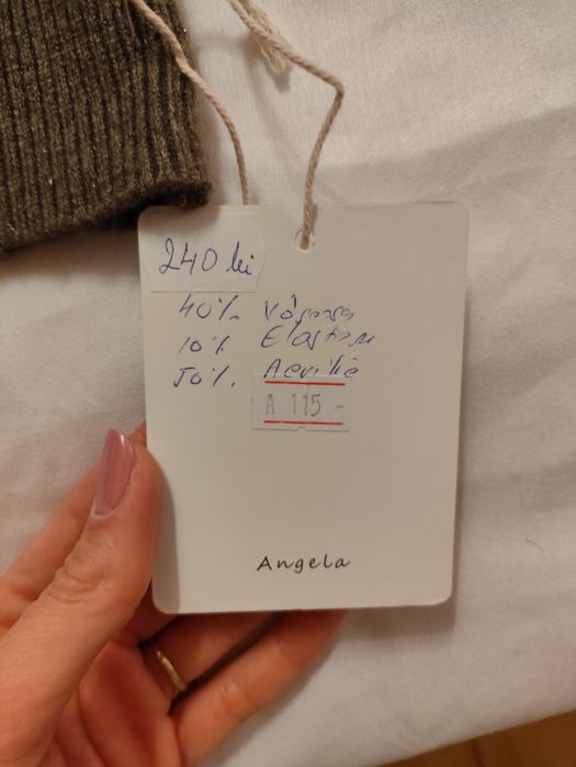 Bluză eleganta cu detalii aurii și sclipici fin