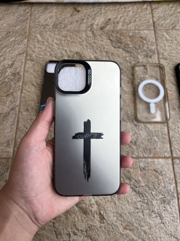 Калъфи за iphone 13
