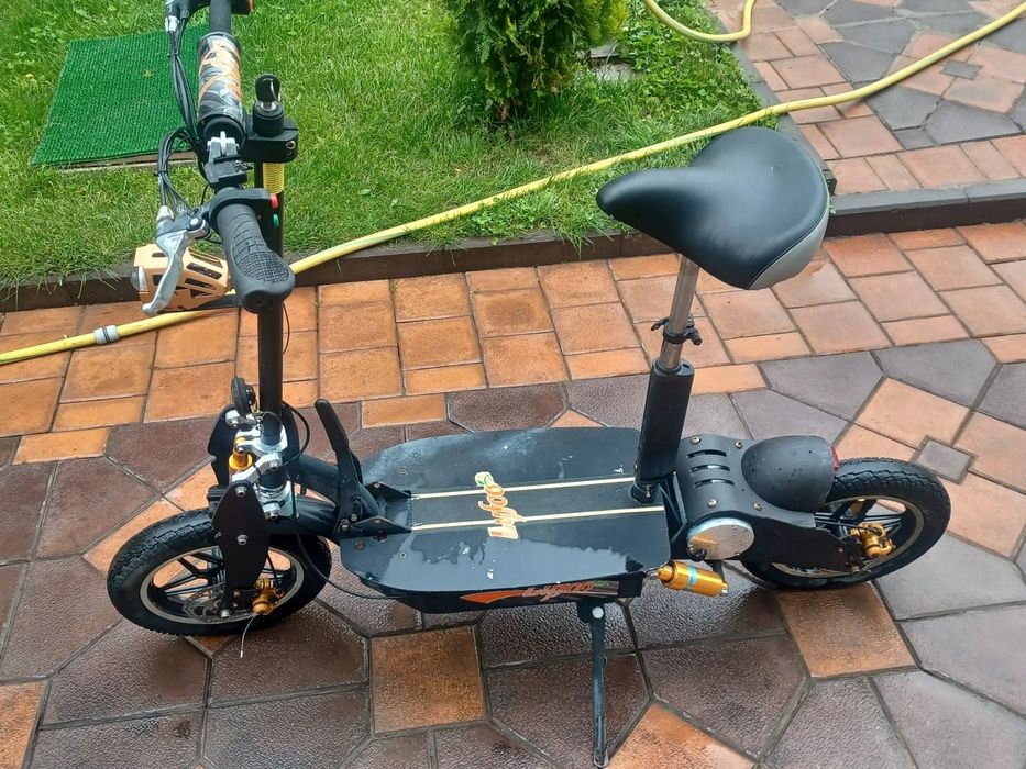 Scuter electric foarte puternic ,merge cu 50 km/ ora și o autonom  65