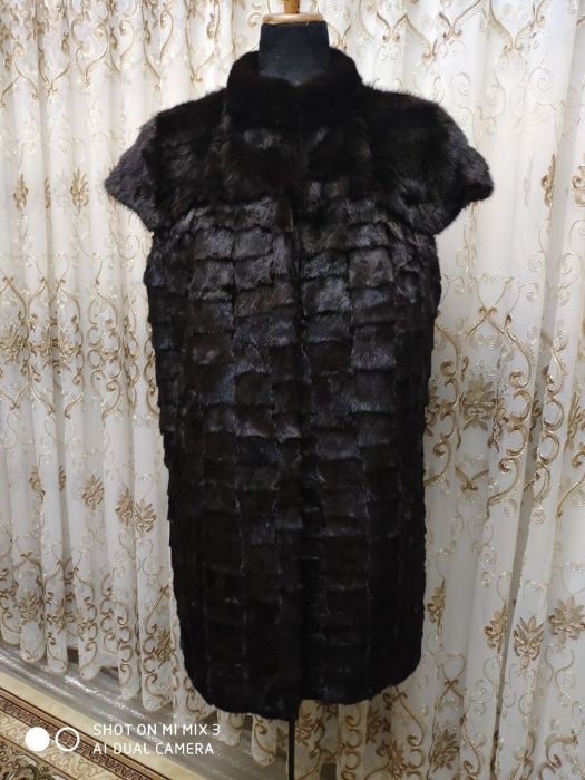 Шуба новые. Безрукавка