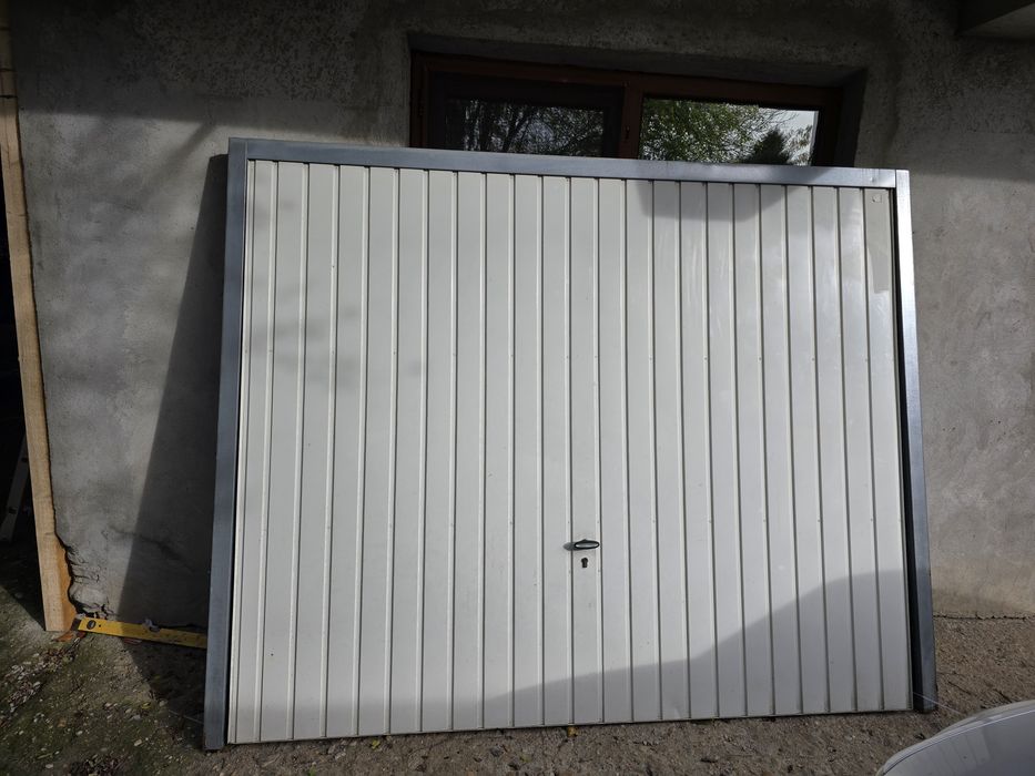 Usa garaj basculanta