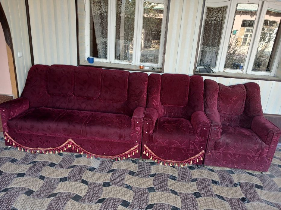 Divan kreslo sotiladi