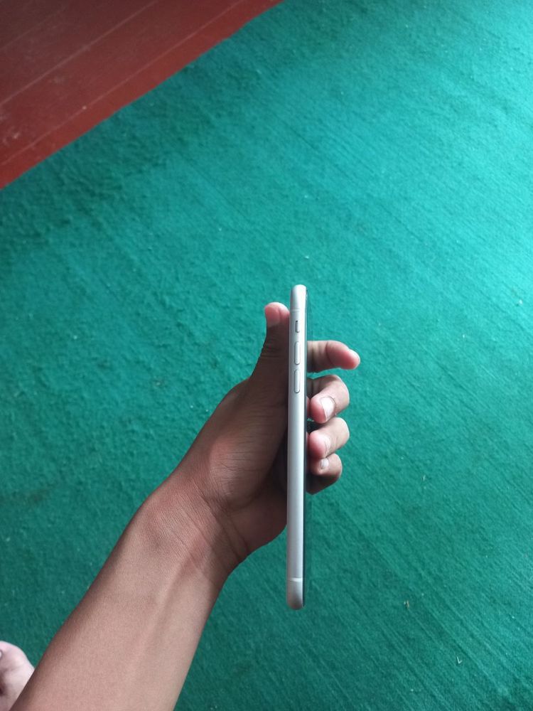 iphone xr  64/80