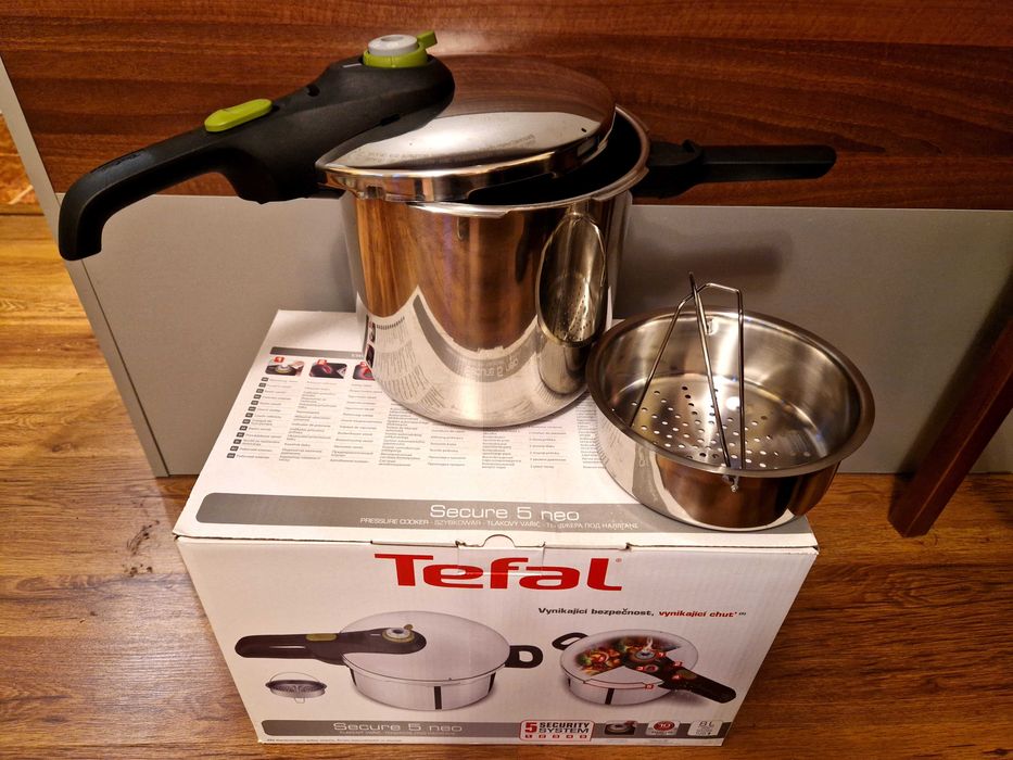 Тенджера под налягане Tefal Secure 5 Neo 8l.