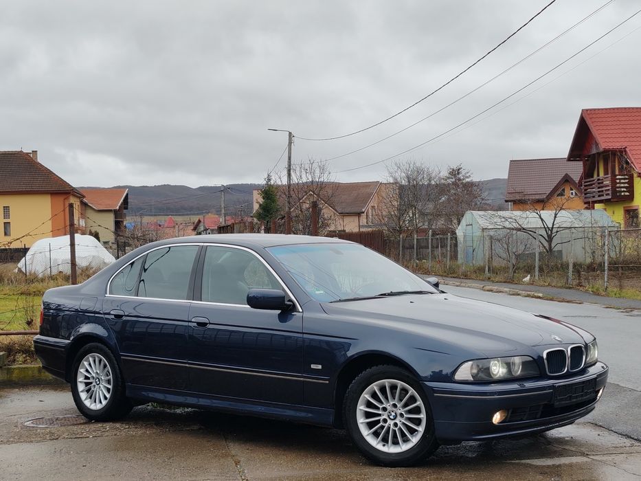 BMW E39 Exclusiv 520i 170cp manual xenon/piele/navigație