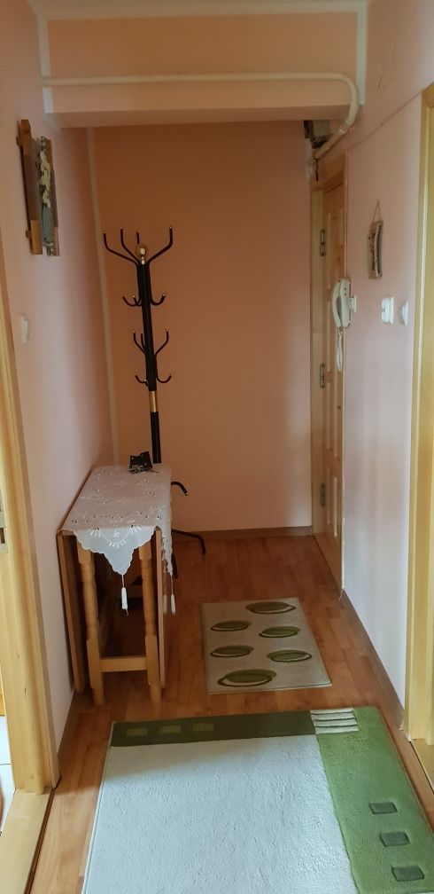 Vând apartament cu două camere